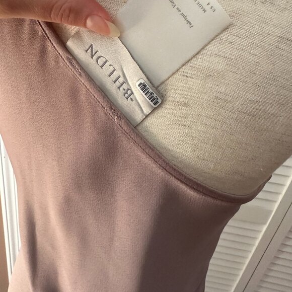 BHLDN Mauve One Shoulder Bridesmaid/Formal Size 4, Midi W/ Back Slit - Picture 4 of 5